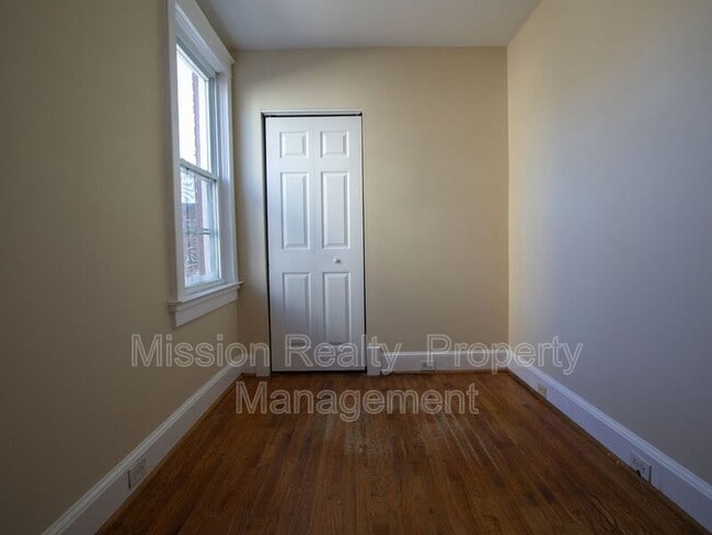 Building Photo - 1400 Bainbridge St