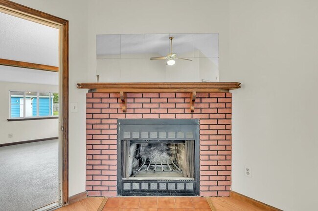 Building Photo - 295 Riggs Rd