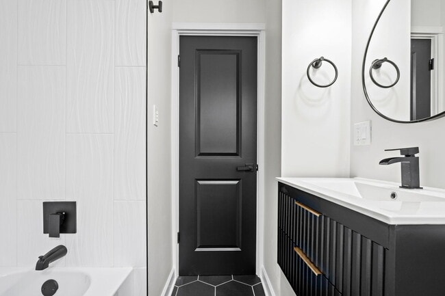 Building Photo - 6444 28th Pl