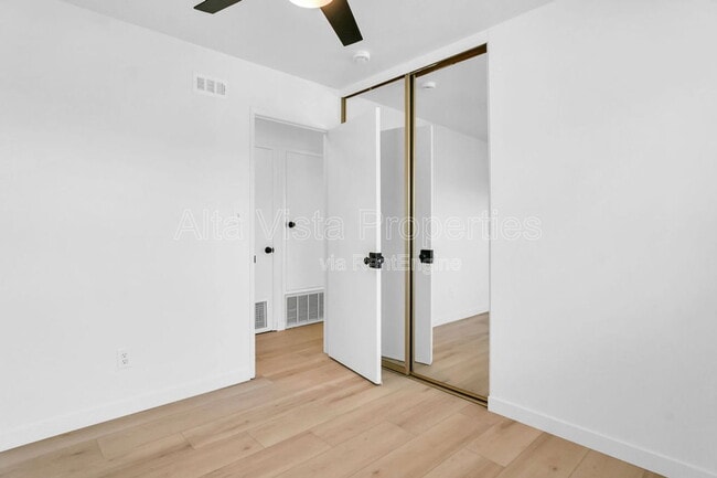 Building Photo - 4722 Mt La Palma Dr