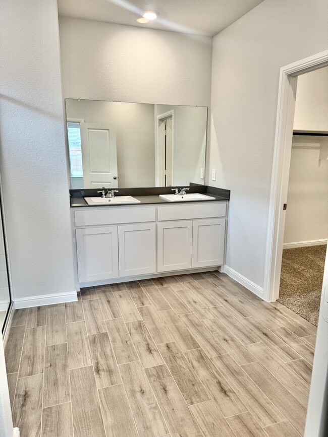 Building Photo - 198 Bay Mdws Ln