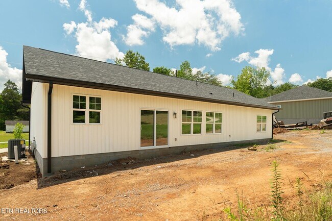 Building Photo - 5706 Zurich Way
