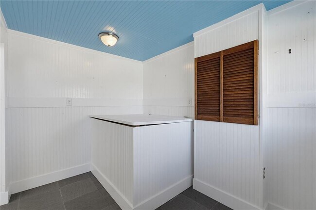 Building Photo - 24 Adalia Ave