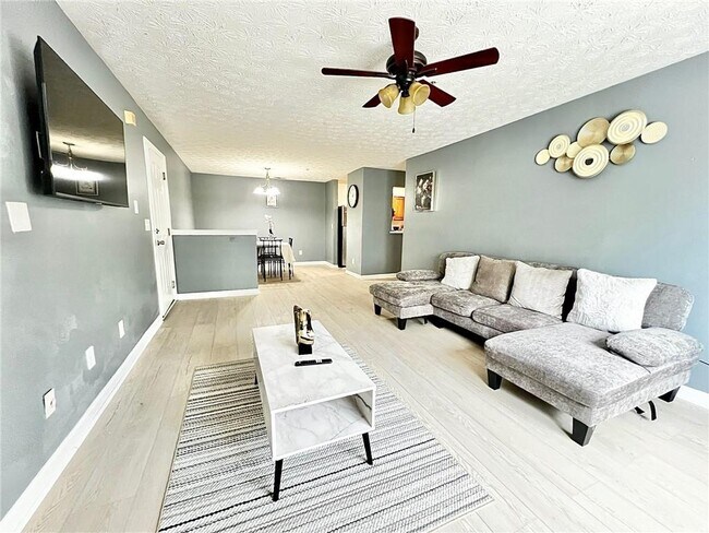 Building Photo - 8302 Fairington Village Dr