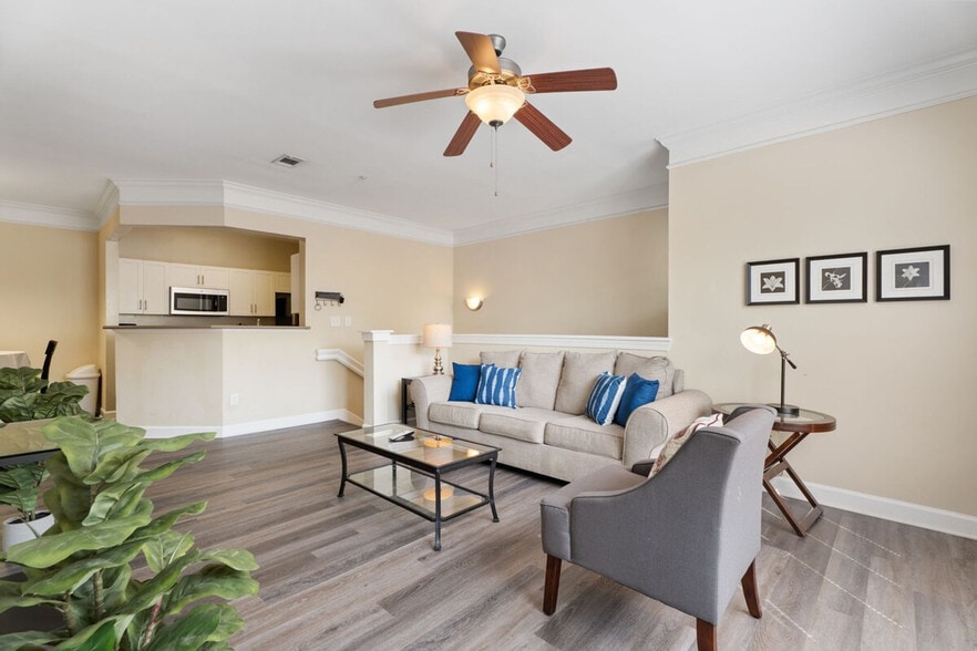 Building Photo - 2124 Brisbane Woods Way