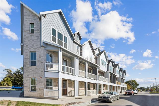 Building Photo - 266 Harris St