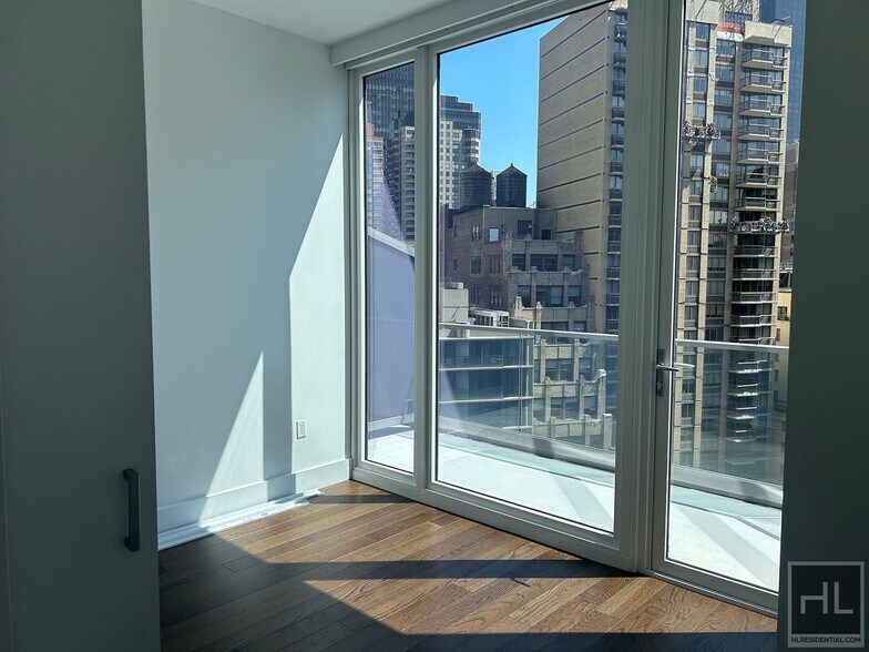 Building Photo - East 44th Street