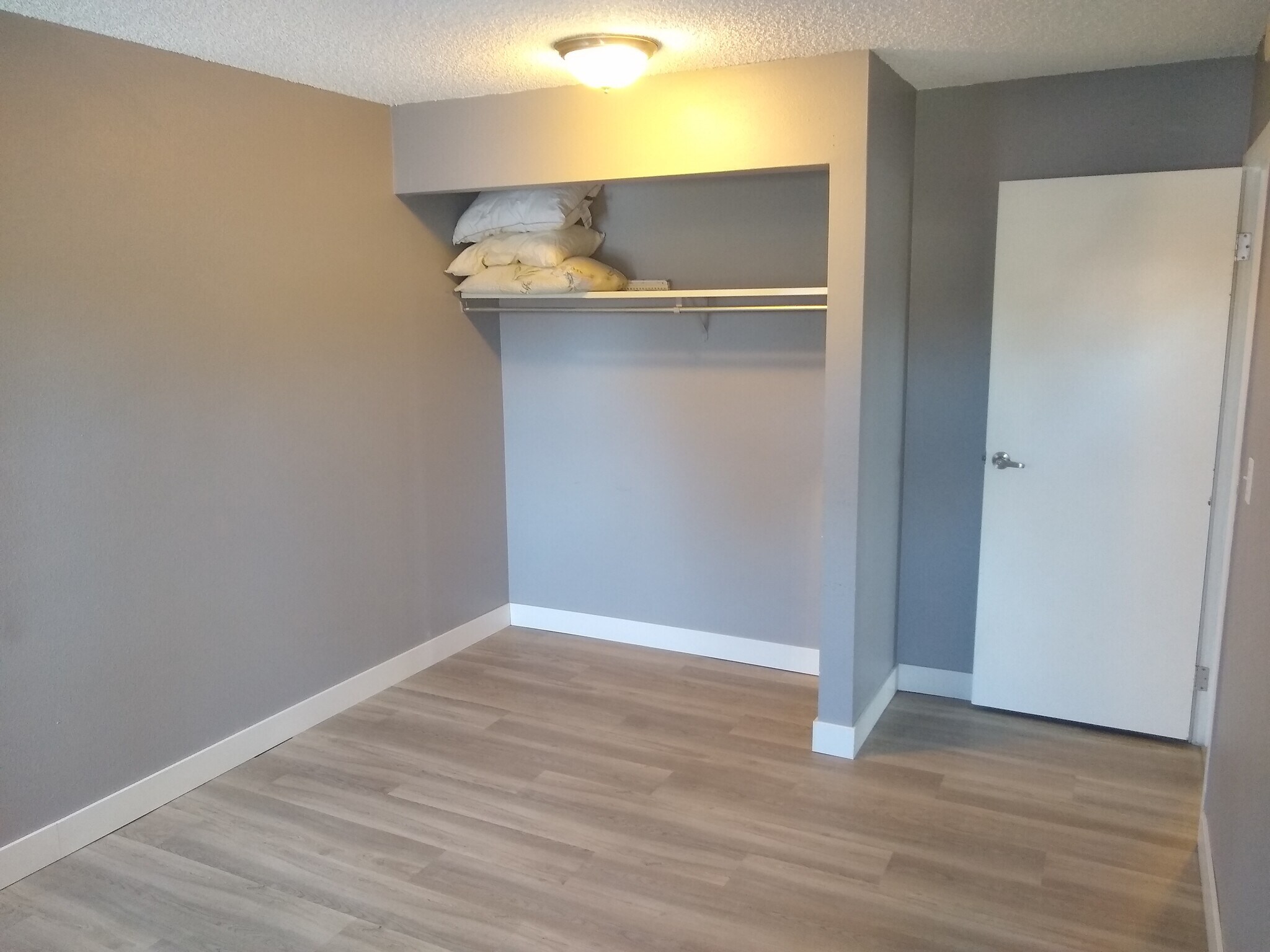 Bedroom 2 closet - 3315 Chisholm Trail