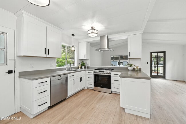 Primary Photo - 91 Sherwood Dr