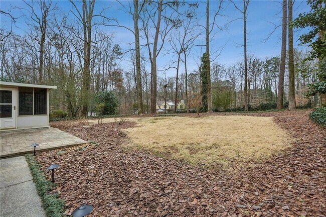 Building Photo - 3436 Brookview Dr