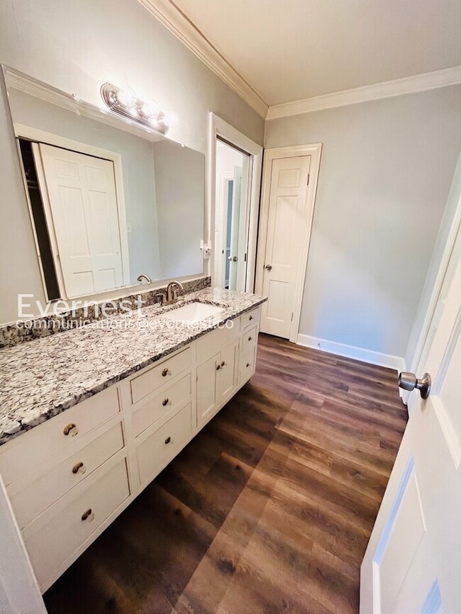 Building Photo - 4 Bed, 3 Bath Home with Fenced Yard / Pet-Friendly / Coming Soon!