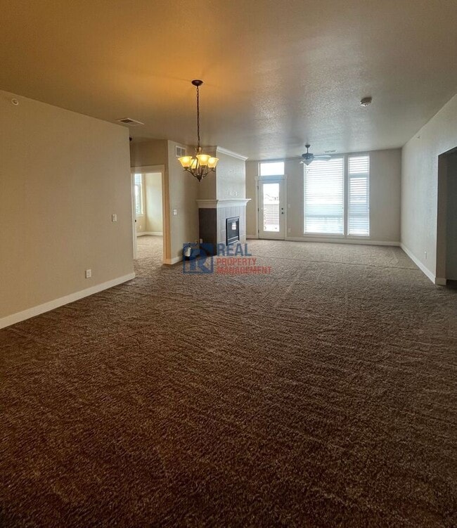 Building Photo - 2241 Limon Dr