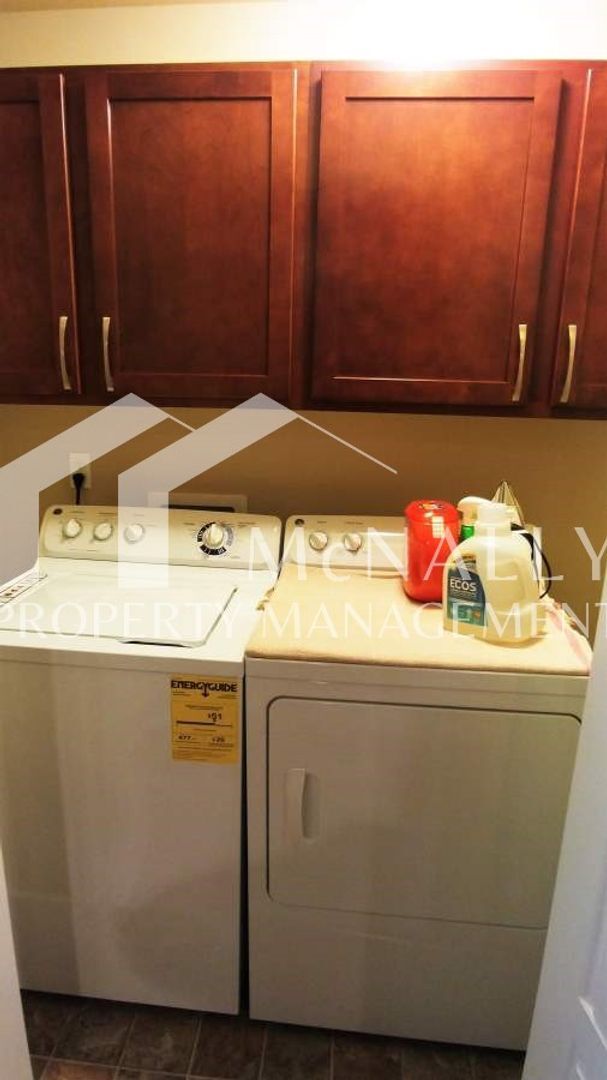 Building Photo - Beautiful Furnished Home in University Place