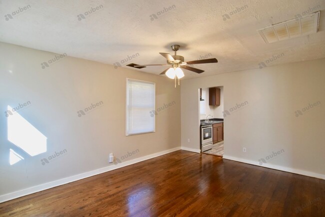 Building Photo - $875 -JUST REDUCED - Charming 2-Bedroom Ho...