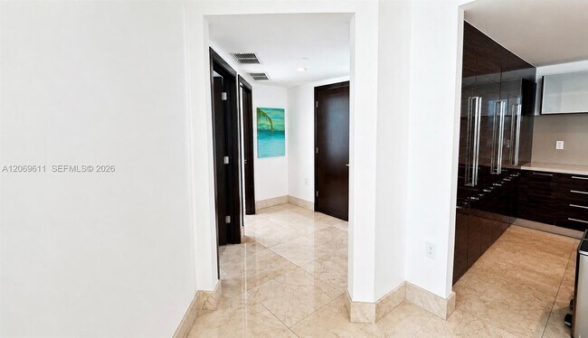 Building Photo - 150 Sunny Isles Blvd