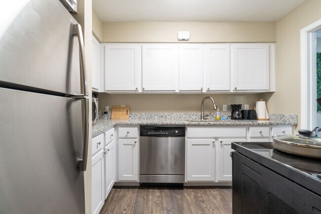 Building Photo - 10020 Regal Park Ln