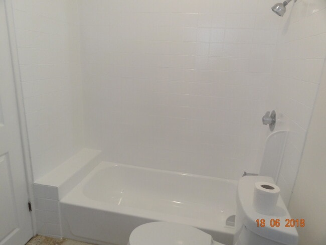 Bathroom - 621 W Queen St