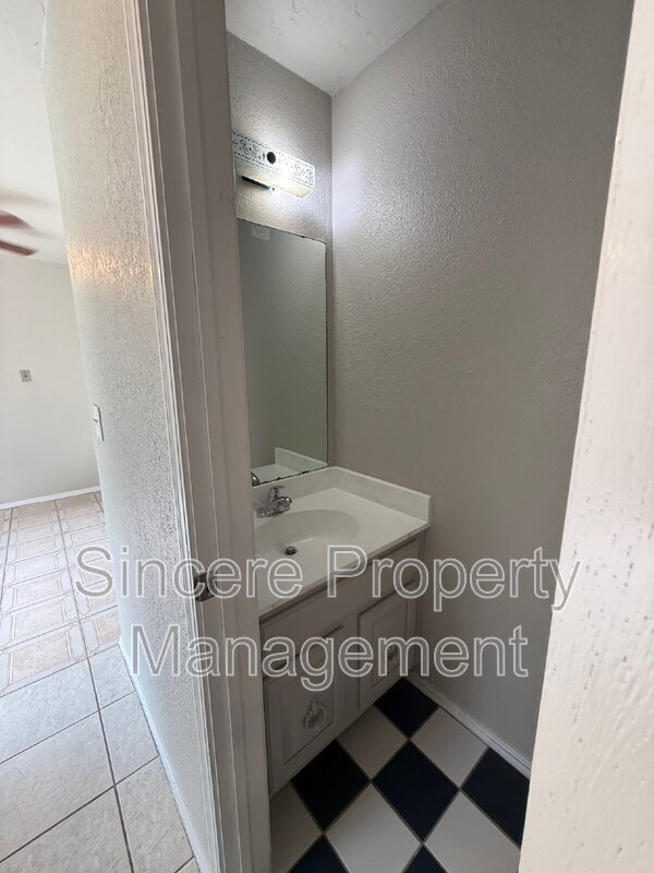Building Photo - 11808 Biggs Cir