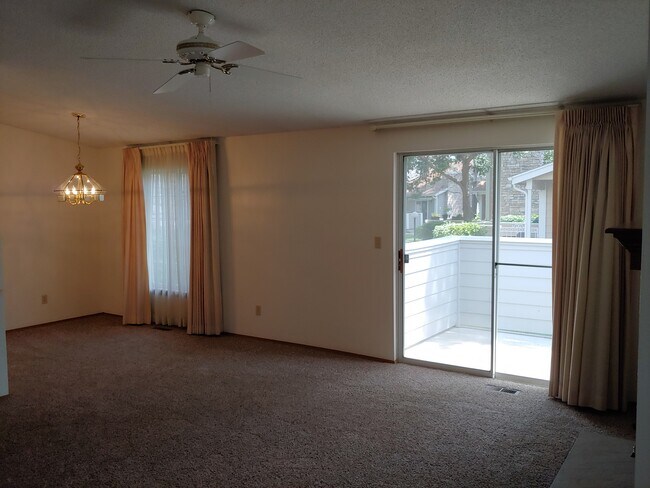 Building Photo - 8418 Everett Way