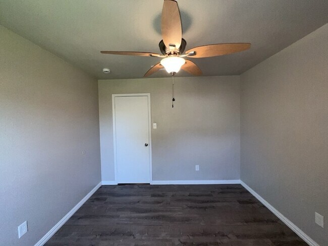 Building Photo - 5728 Shady Springs Trail