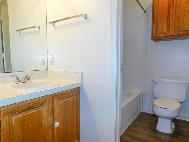 Building Photo - 705 Windfields St