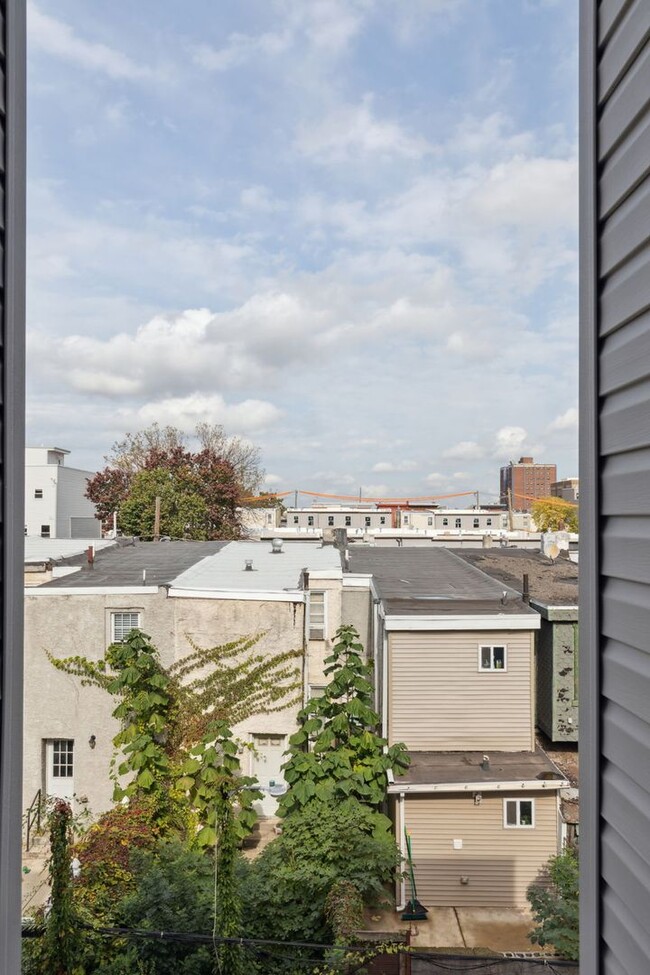 Building Photo - Brand New Brewerytown Apartments