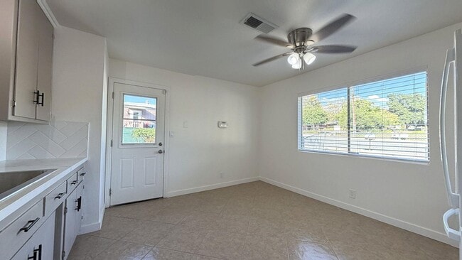 Building Photo - 12704 California St