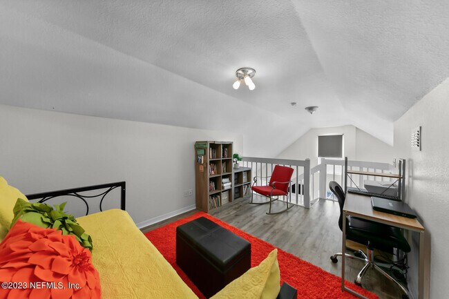 Building Photo - 13703 Richmond Park Dr N