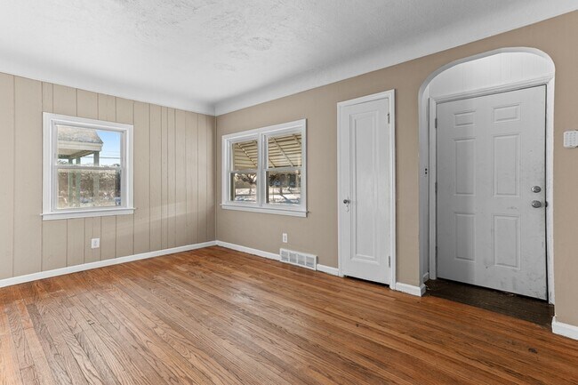 Building Photo - 19595 Waldron St