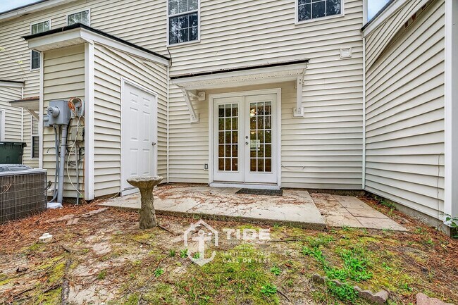 Building Photo - Townhome Living on Daniel Island