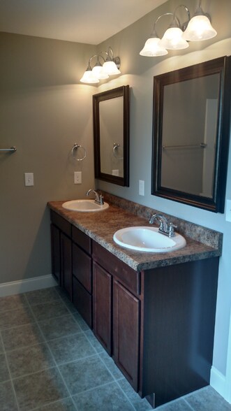 Building Photo - 3829 High View Ln