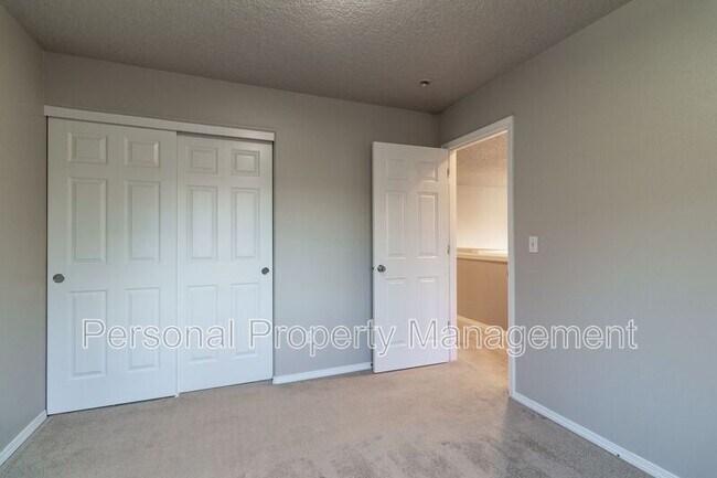 Building Photo - 17407 SE 23rd Way