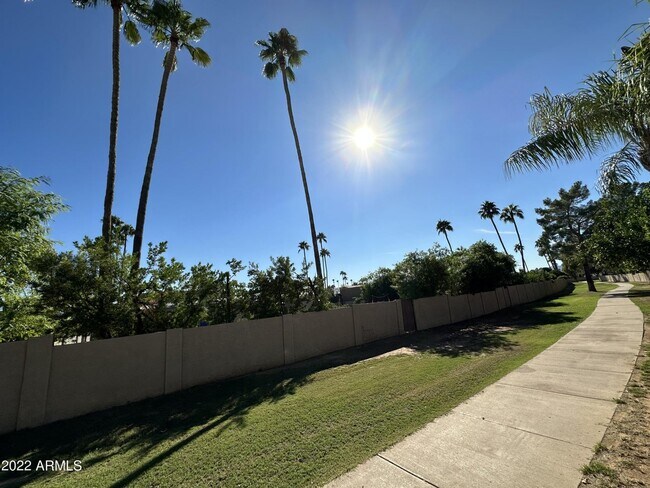 Building Photo - 8601 E Irish Hunter Trail