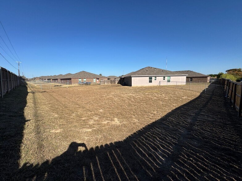 Building Photo - 5704 Lariat Ct