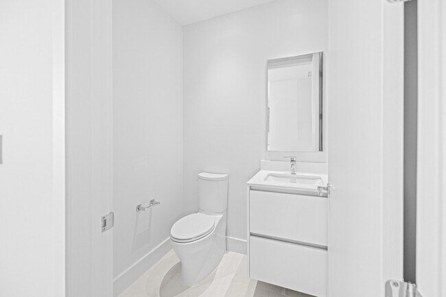 Building Photo - 305 Briny Ave