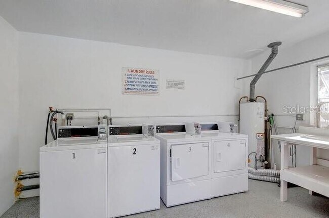 Building Photo - 6266 1st Ave S