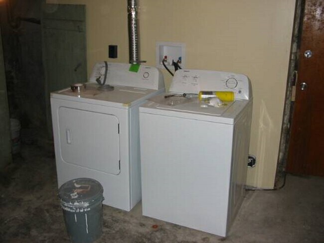 # 1 washer dryer - 51 Bates St