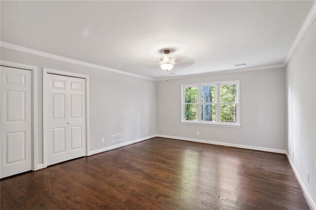 Building Photo - 8900 River Trace Dr