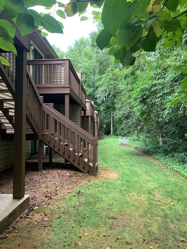 Building Photo - Beautiful One Bedroom Apt in Cotswold Neig...