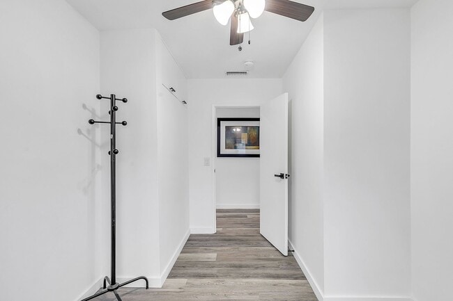 Building Photo - Beautiful newly remodeled modern 2 Bed + 2...