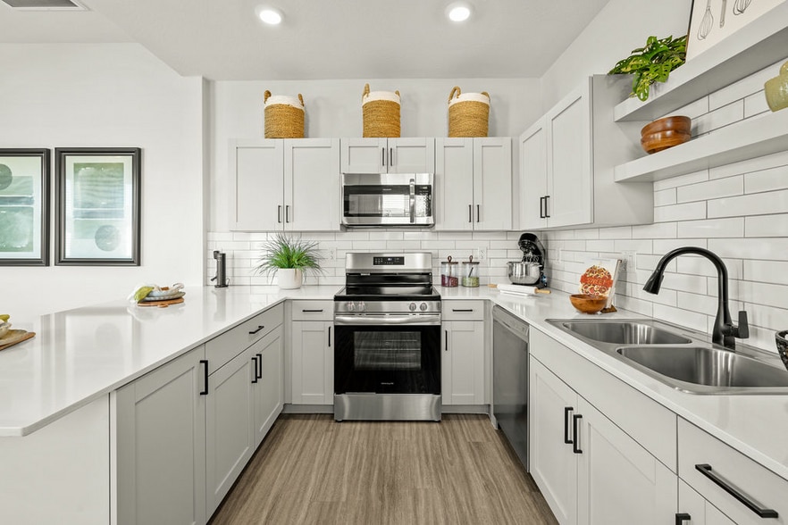 Building Photo - Canopy at Cottonwood