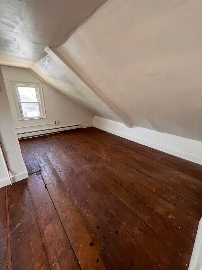 Building Photo - 1-3 Lincoln Ave