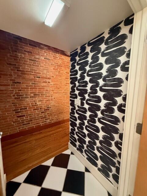 Building Photo - 303 S Main St