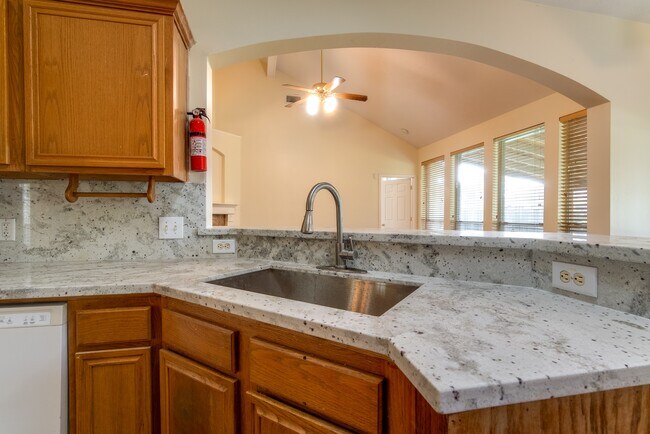 Building Photo - 17143 Summer Hollow Dr