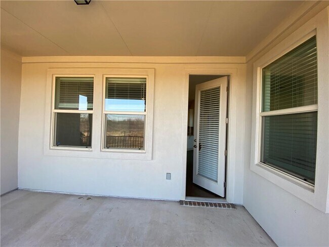 Building Photo - 16500 Aventura Ave