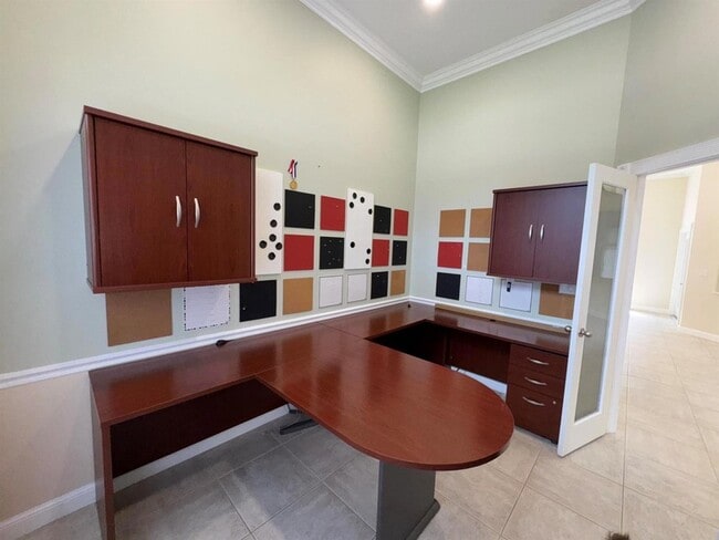 Building Photo - 969 Meadow Ave