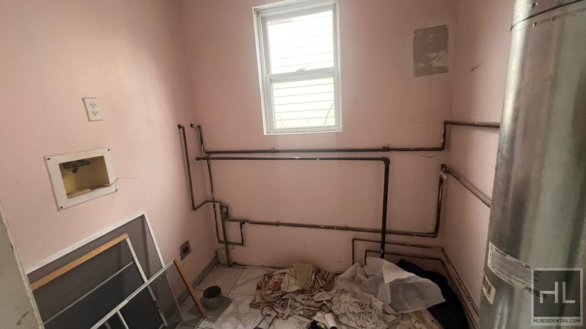 Building Photo - 1081 Schenectady Ave