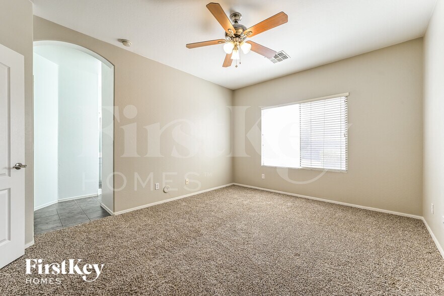 Building Photo - 14251 W Crocus Dr