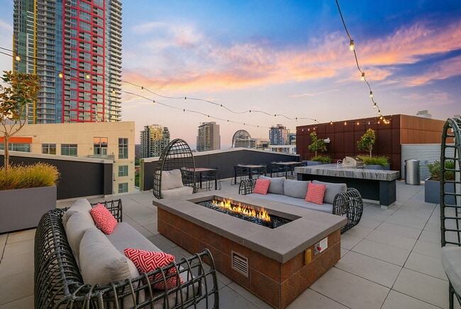 Building Photo - Form 15