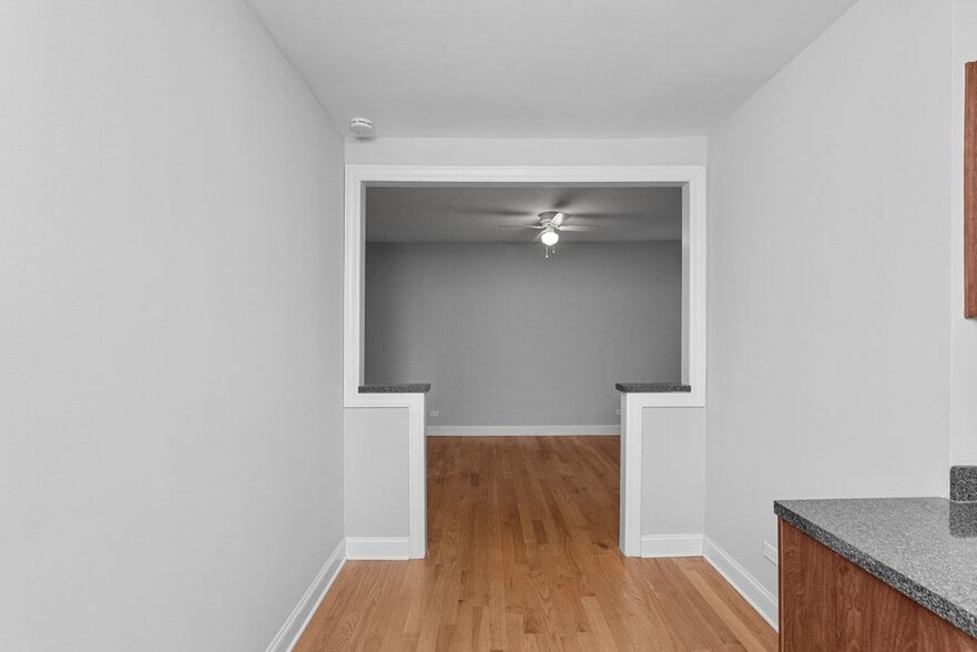 Building Photo - 3720 N Pine Grove Ave